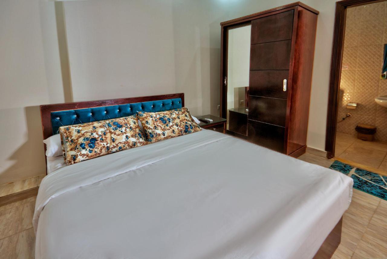 Tut Pyramids View Hotel Kafret el-Gabal Exterior foto