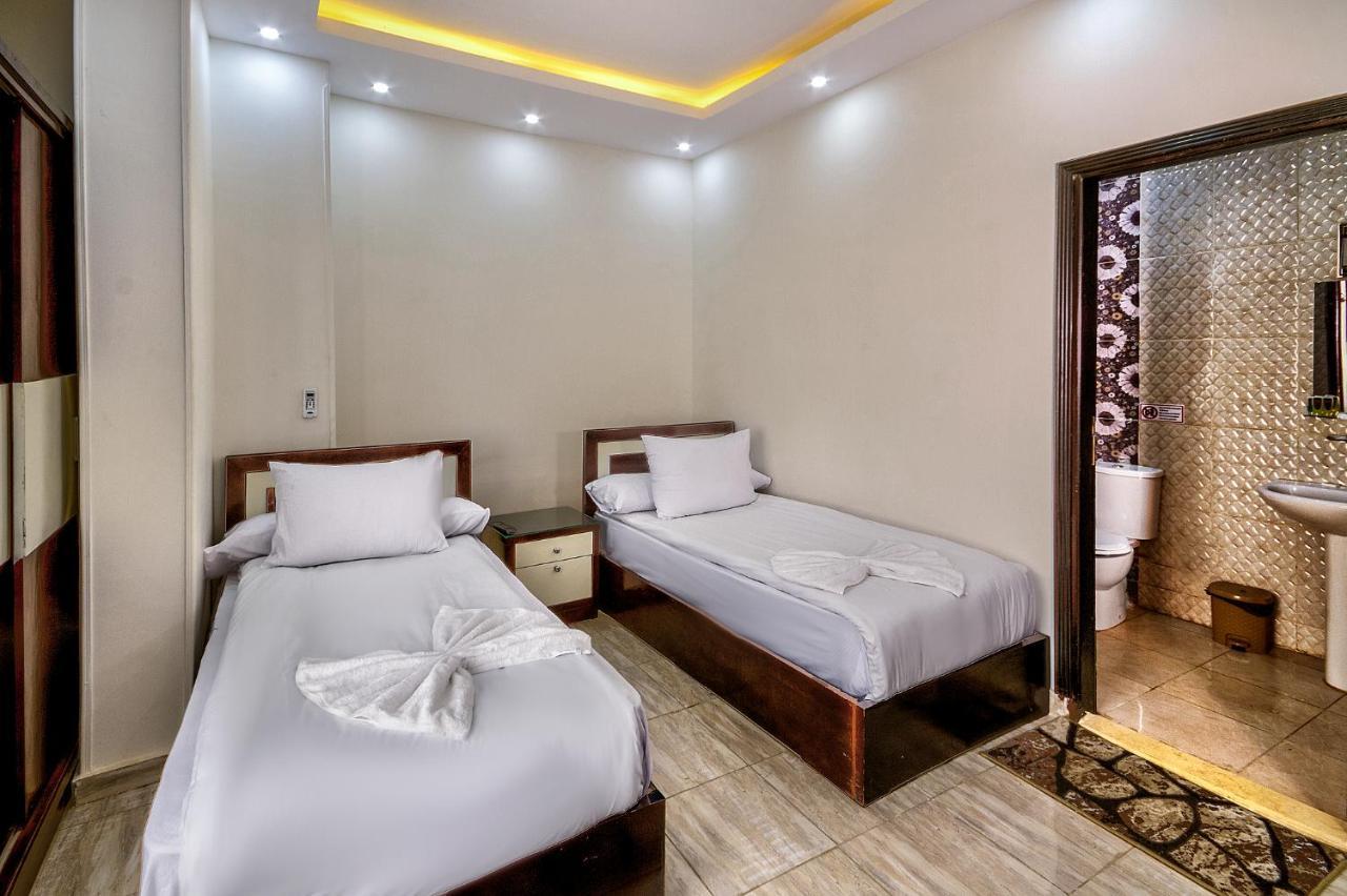 Tut Pyramids View Hotel Kafret el-Gabal Exterior foto