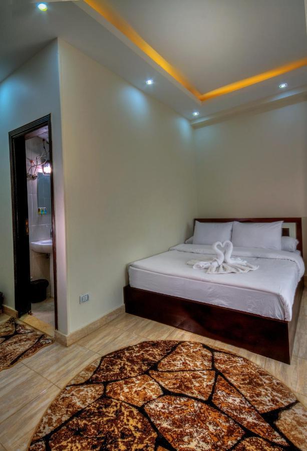 Tut Pyramids View Hotel Kafret el-Gabal Exterior foto
