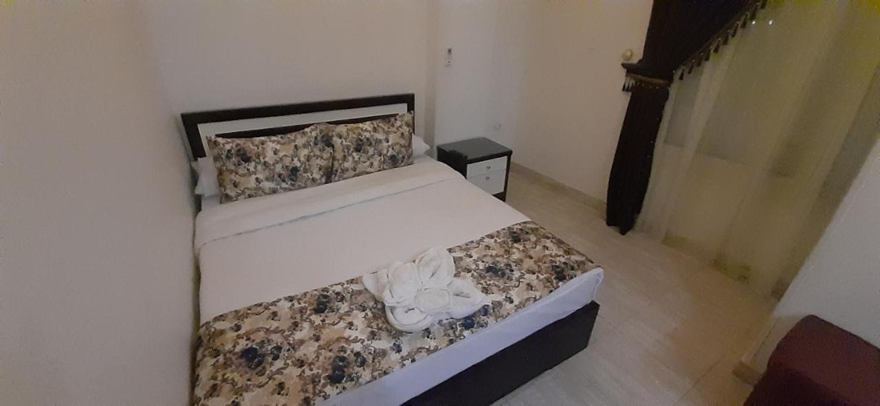 Tut Pyramids View Hotel Kafret el-Gabal Exterior foto