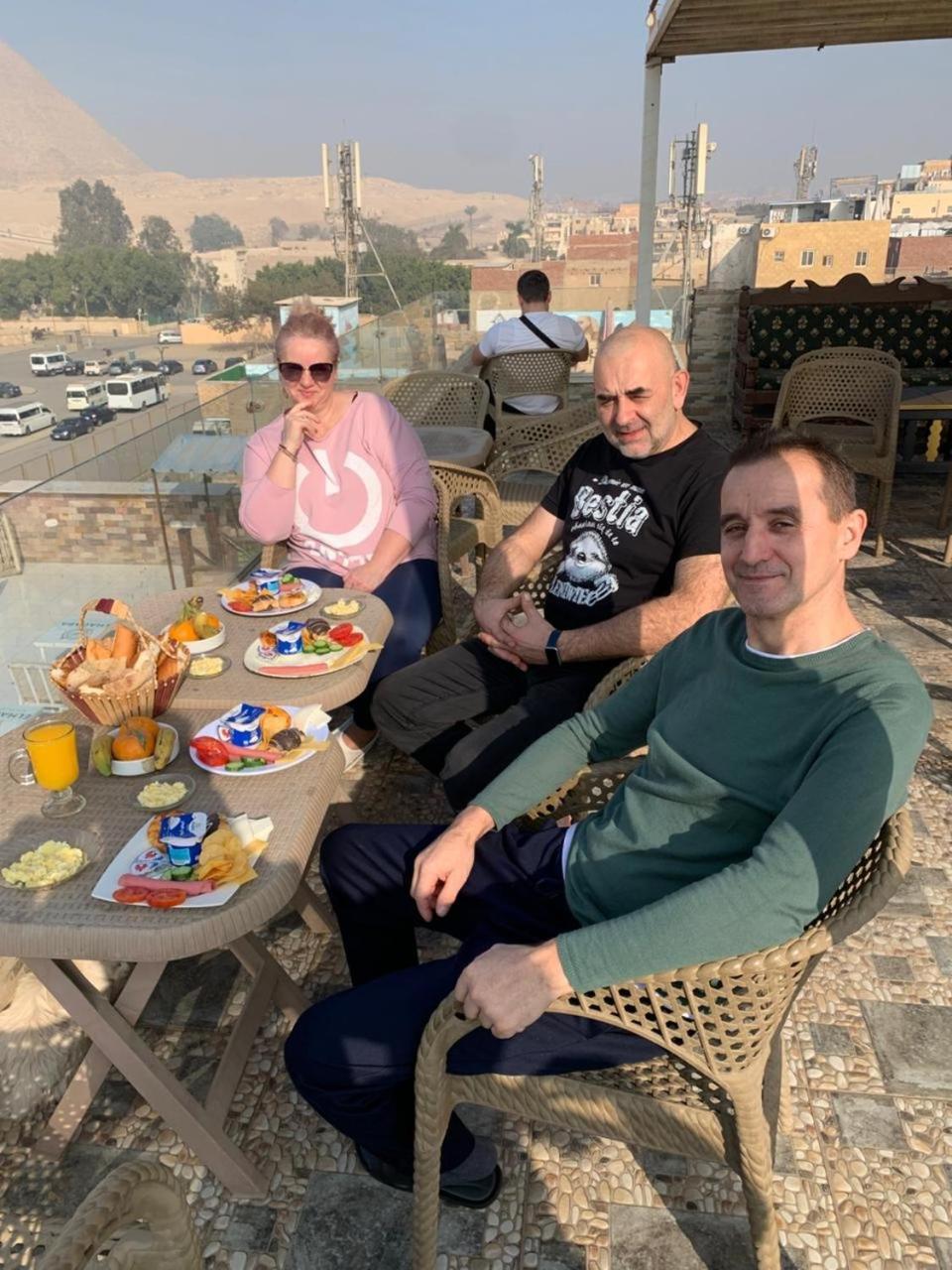 Tut Pyramids View Hotel Kafret el-Gabal Exterior foto